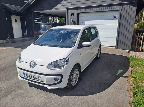 Volkswagen UP! 3 of 5