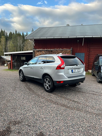 Volvo XC60 4 of 5