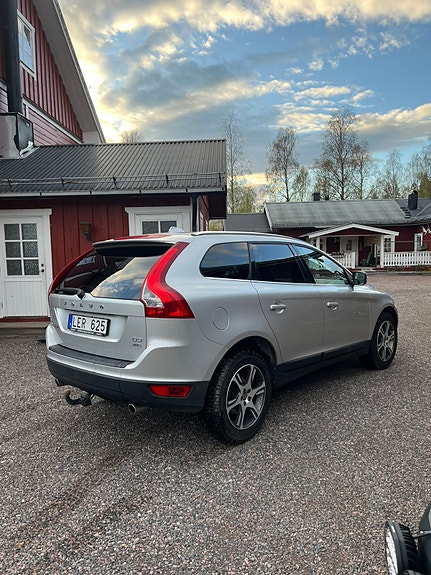 Volvo XC60 3 of 5