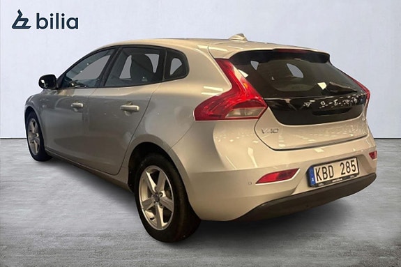 Volvo V40 2 of 5