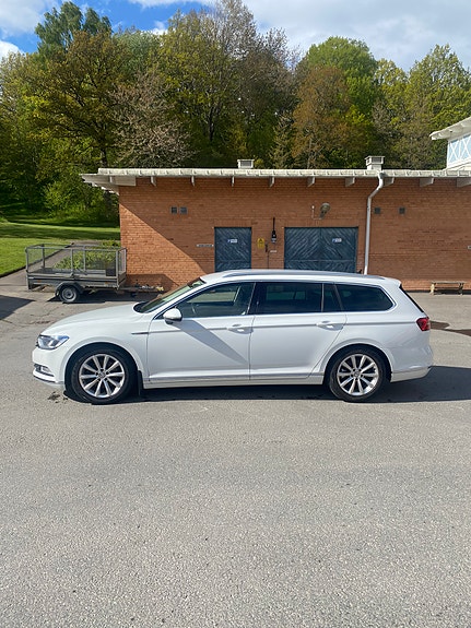 Volkswagen Passat 2 of 5