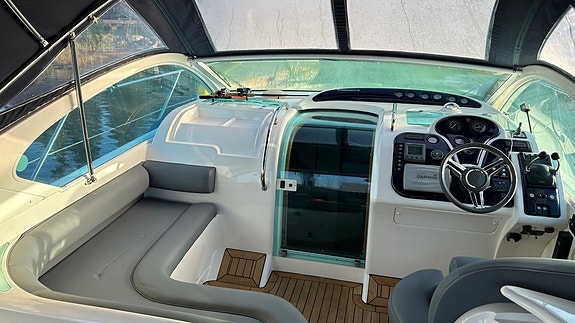 Fairline Targa 34- 2001. Volvo Penta KAD 44 EDC, 260HK/motor. 6 of 9