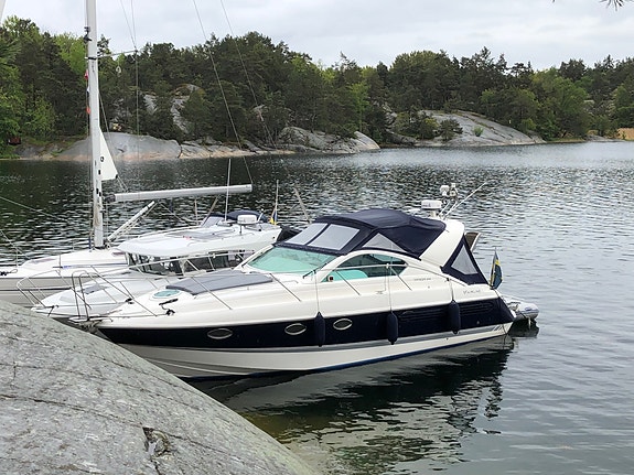 Fairline Targa 34- 2001. Volvo Penta KAD 44 EDC, 260HK/motor. 2 of 9