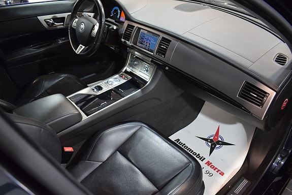 Jaguar XF 7 of 20