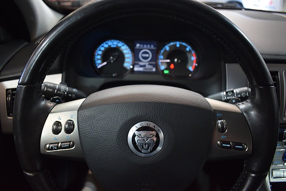 Jaguar XF 17 of 20