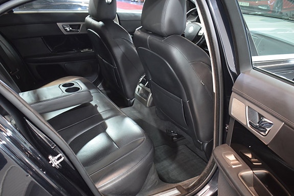 Jaguar XF 13 of 20