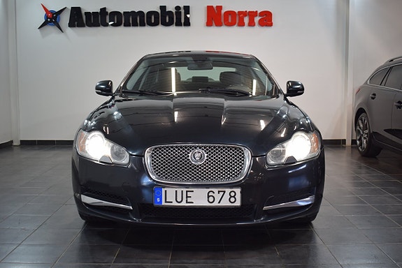 Jaguar XF 3 of 5