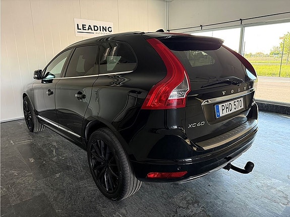 Volvo XC60 2 of 5