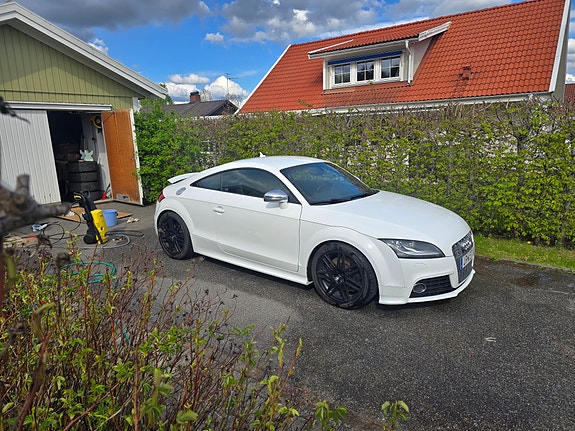 Audi TTS 4 of 5