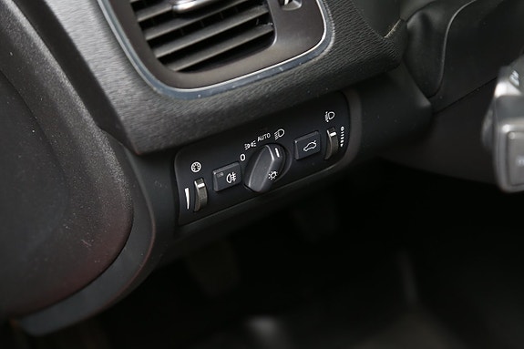 Volvo V40 12 of 21