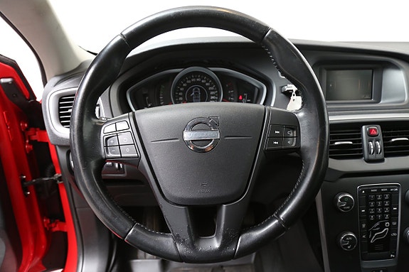 Volvo V40 15 of 21