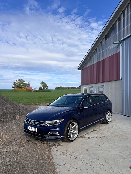 Volkswagen Passat 2 of 5