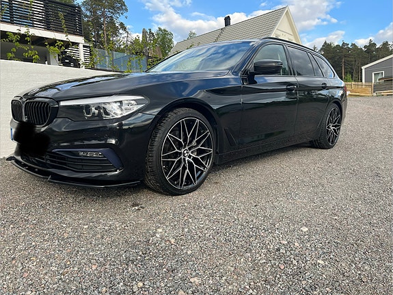 BMW 520d 2 of 5