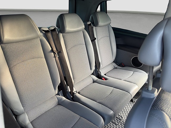 Mercedes-Benz Viano 12 of 15