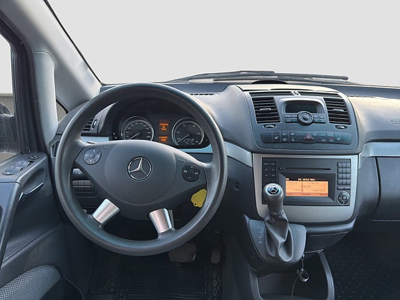 Mercedes-Benz Viano 13 of 15