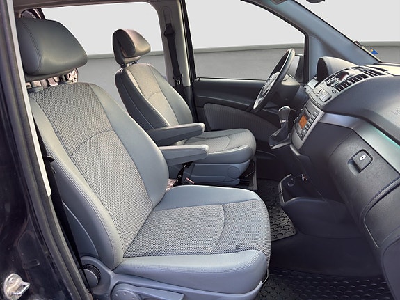 Mercedes-Benz Viano 14 of 15