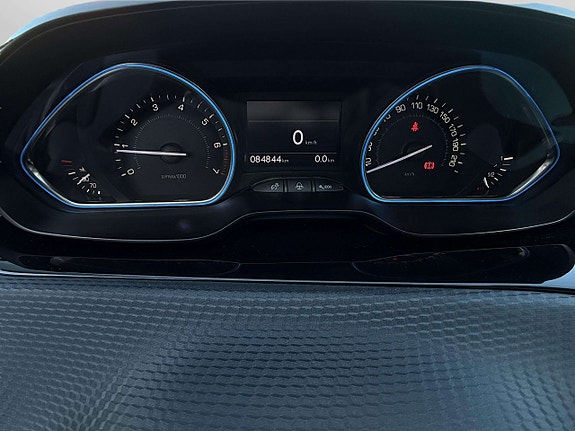Peugeot 2008 15 of 24