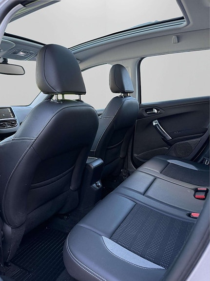 Peugeot 2008 21 of 24
