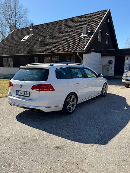 Volkswagen Passat 2 of 5