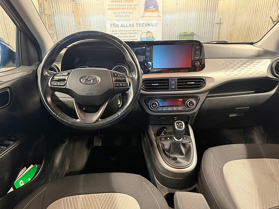 Hyundai i10 2 of 2