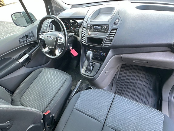 Ford Transit Connect 7 of 11