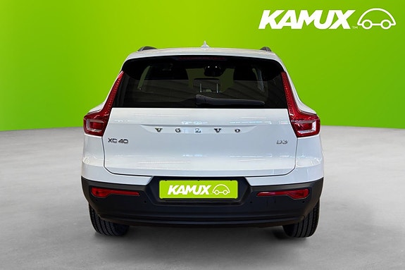 Volvo XC40 5 of 5