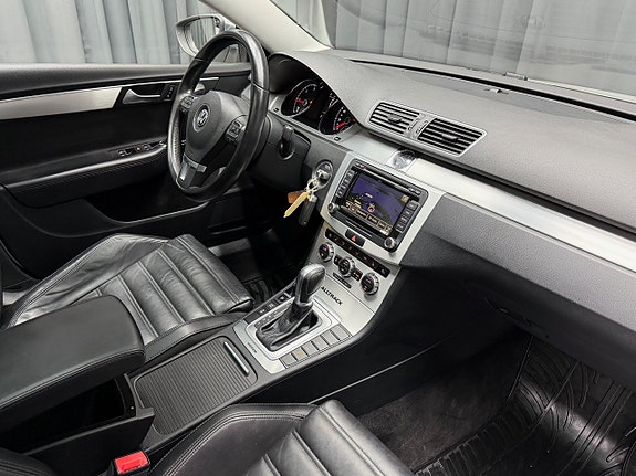 Volkswagen Passat Alltrack 11 of 18