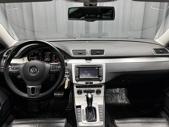 Volkswagen Passat Alltrack 14 of 18