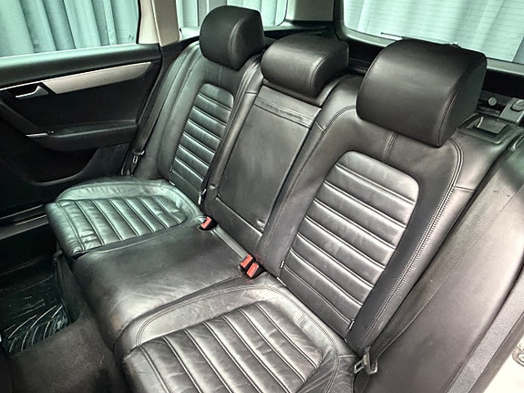 Volkswagen Passat Alltrack 18 of 18