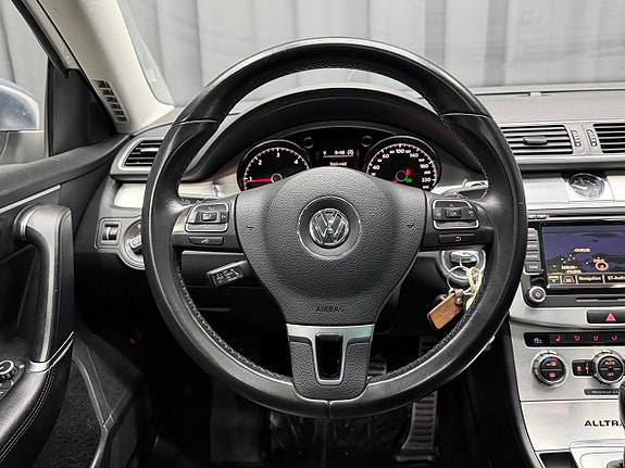 Volkswagen Passat Alltrack 12 of 18