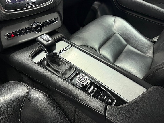 Volvo XC90 15 of 19