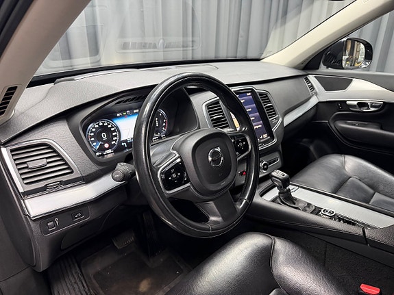 Volvo XC90 11 of 19