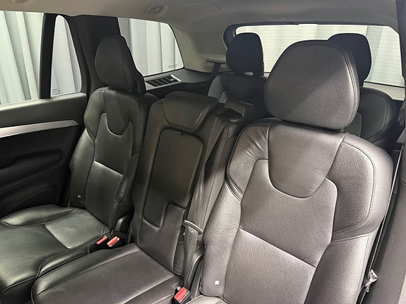 Volvo XC90 19 of 19