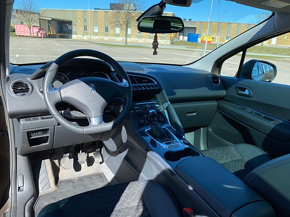 Peugeot 3008 2 of 2