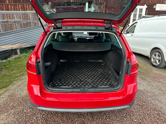 Volkswagen Passat Alltrack 4 of 5