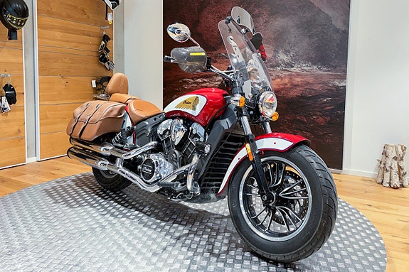 Indian Scout 1200 |Extraljus|Motorbågar|Sidoväskor|Sissy bar|Nyservad| 3 of 5