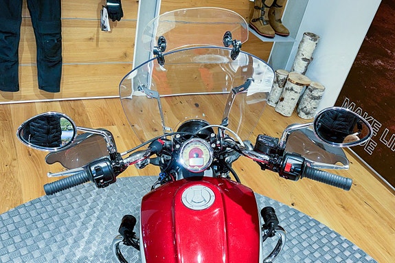 Indian Scout 1200 |Extraljus|Motorbågar|Sidoväskor|Sissy bar|Nyservad| 13 of 15