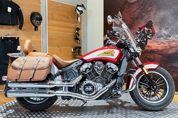 Indian Scout 1200 |Extraljus|Motorbågar|Sidoväskor|Sissy bar|Nyservad|