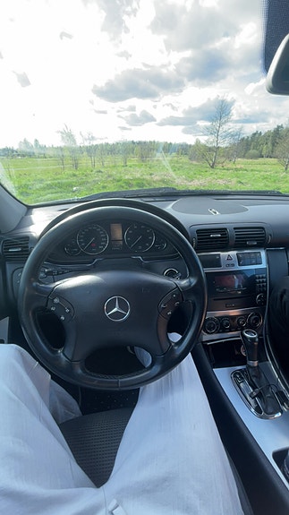 Mercedes-Benz C180 5 of 5