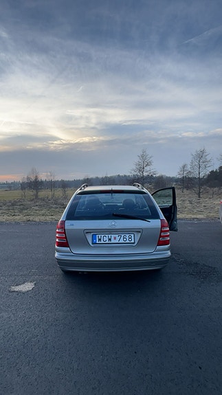 Mercedes-Benz C180 3 of 5