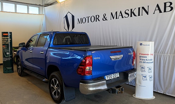 Toyota HiLux 11 of 25