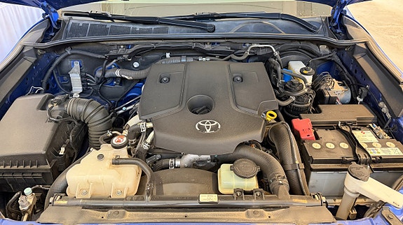 Toyota HiLux 23 of 25