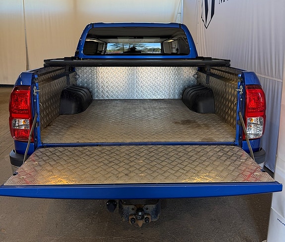 Toyota HiLux 13 of 25