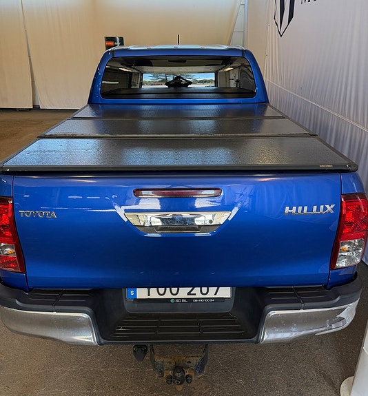 Toyota HiLux 12 of 25