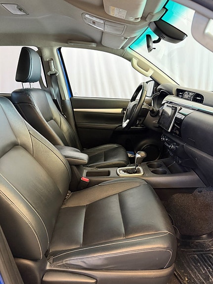Toyota HiLux 18 of 25