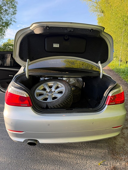 BMW 520i 14 of 16