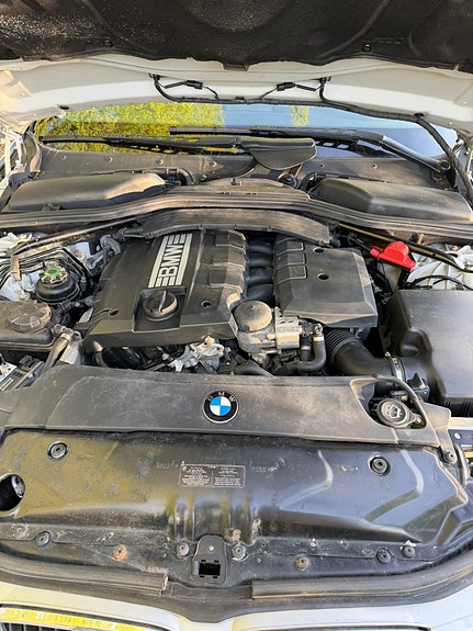 BMW 520i 15 of 16