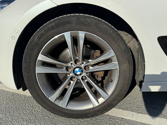 BMW 320d 12 of 15