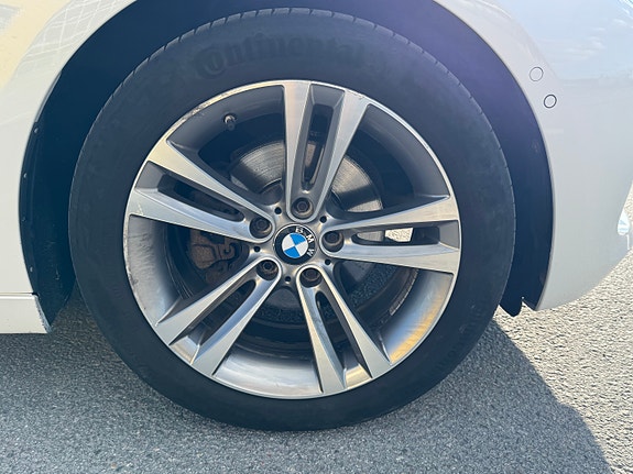 BMW 320d 11 of 15