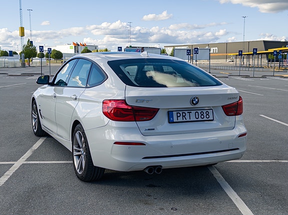 BMW 320d 3 of 15